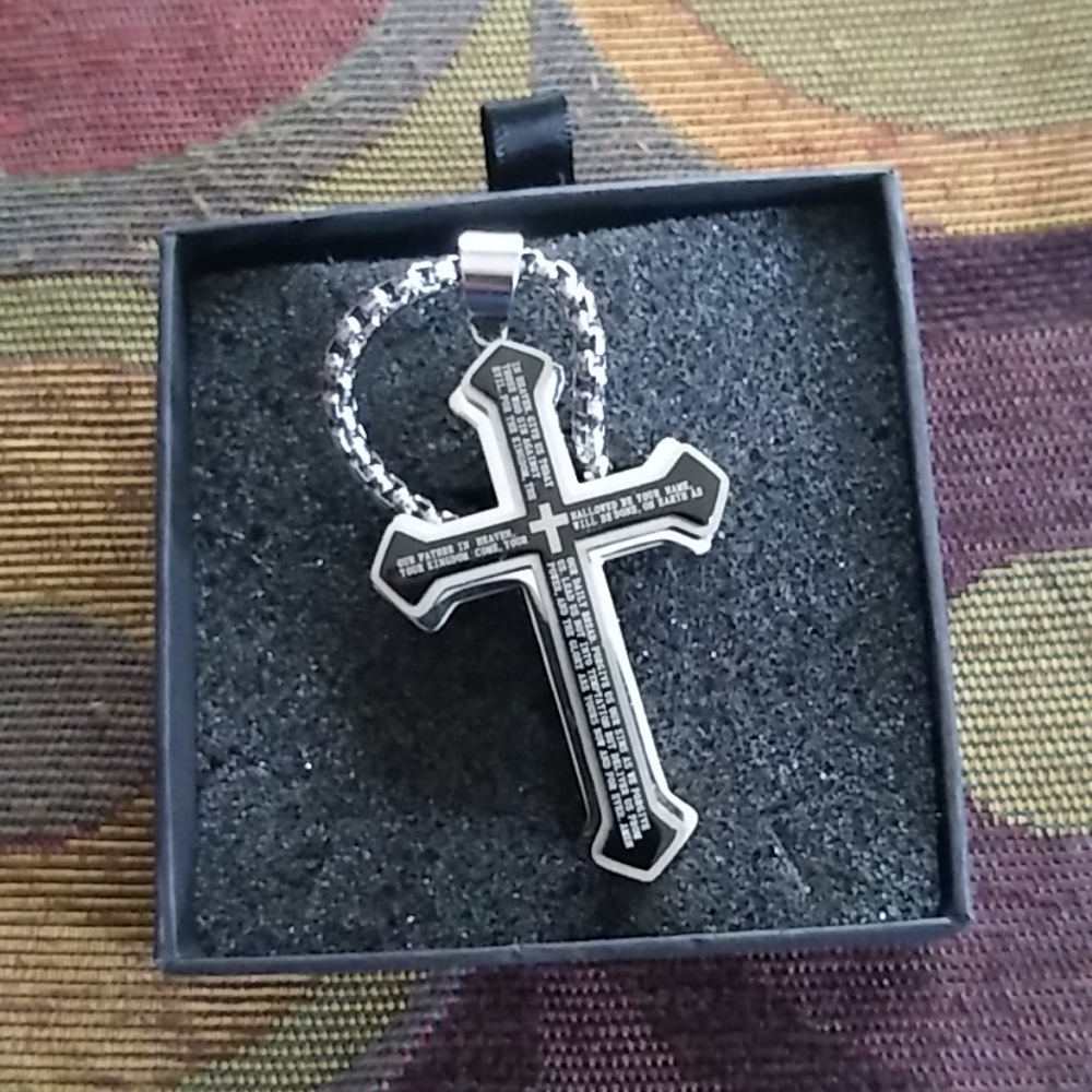 Men's stainless steel cross - Picture 7 of 7
